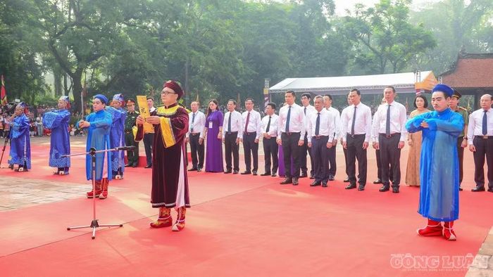 Nghi thức đọc chúc văn tấu cáo, tưởng nhớ công lao của Đức Thái Tổ Cao Hoàng đế, các vị vua, hoàng thái hậu nhà Lê, công thần và các tướng sĩ nghĩa quân Lam Sơn