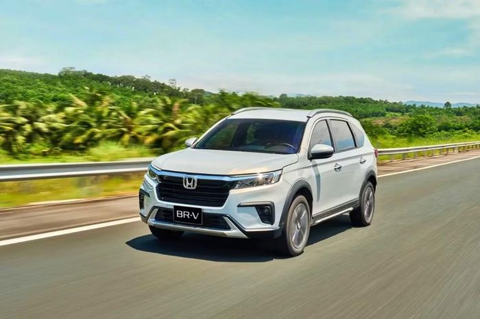 Người tiêu dùng mua mẫu xe đa dụng Honda BR-V trong tháng 10 hưởng cùng lúc 3 hình thức ưu đãi . Ảnh: HVN