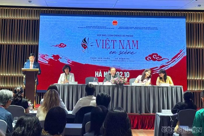 Quang cảnh họp báo Tuần lễ Sân khấu Việt Nam tại Pháp 2026