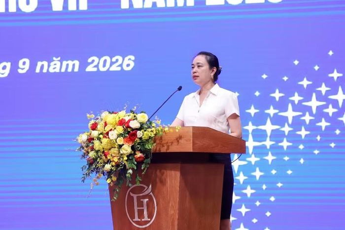 Bà Đỗ Nguyệt Ánh – Bí thư Đảng ủy, Chủ tịch HĐTV EVNNPC phát biểu chỉ đạo Hội nghị