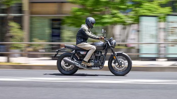 Honda GB350S phù hợp với nhu cầu di chuyển cả trong đô thị và đường trường - Ảnh: HVN