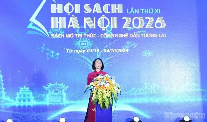 Bà Vũ Thu Hà, Phó Chủ tịch UBND TP. Hà Nội, phát biểu khai mạc Hội sách Hà Nội 2026. Ảnh Diệu Linh