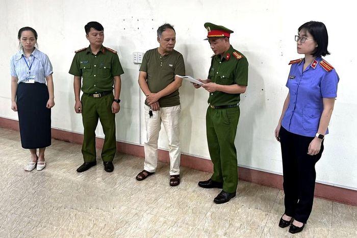 Công an tỉnh thông báo quyết định khởi tố bị can, thi hành lệnh bắt bị can để tạm giam đối với Nguyễn Tiến Thượng. Ảnh CACC.