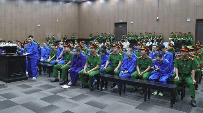 65 bị cáo tại phiên tòa.