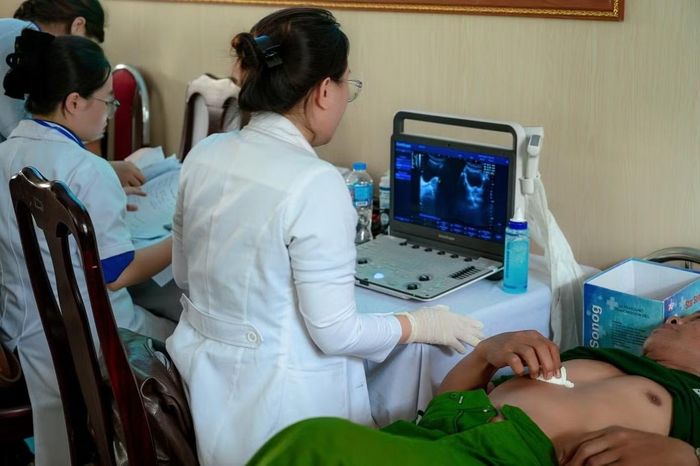 Công tác khám bệnh.
