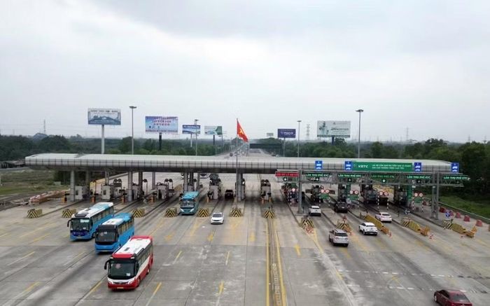 Xe tải nặng, container đi vào cao tốc Hà Nội - Hải Phòng chỉ chiếm 6% tổng lưu lượng ô tô trên tuyến.