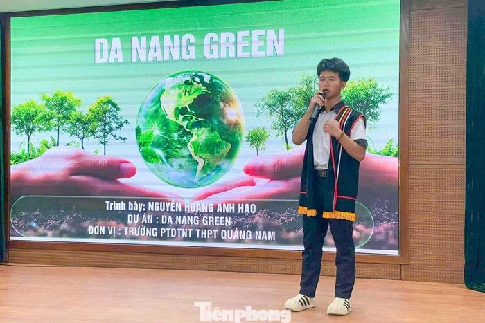 Chia sẻ về dự án "Da Nang Green" tại Cuộc thi “Thử thách sáng tạo AI – Xây dựng cộng đồng” năm 2025.