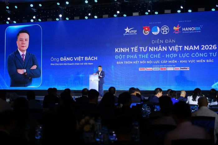 Ông Đặng Việt Bách - Phó Chủ tịch Hội Doanh nhân trẻ Việt Nam nhấn mạnh sức mạnh của liên kết vùng trong phát triển kinh tế, góp phần tăng trưởng 2 con số.