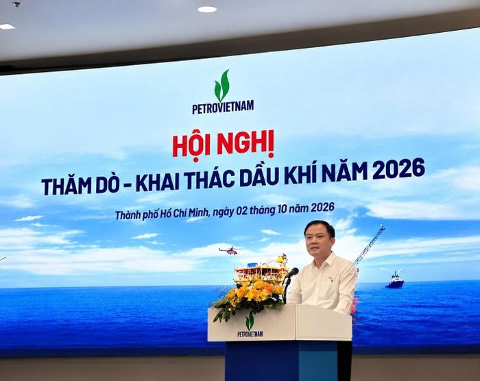 Chủ tịch HĐTV PETROVIETNAM Lê Ngọc Sơn nhấn mạnh, Hội nghị năm nay có ý nghĩa đặc biệt quan trọng khi đồng thời hướng tới hoàn thành kế hoạch năm 2026 và đặt nền tảng cho giai đoạn 2026 - 2030