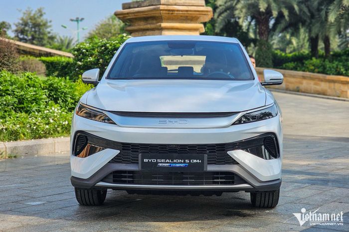 BYD vẫn cần chứng minh độ bền, chi phí sử dụng thực tế, khả năng cung ứng phụ tùng cũng như chất lượng dịch vụ sau bán hàng trong thời gian dài. Ảnh: Ngô Minh