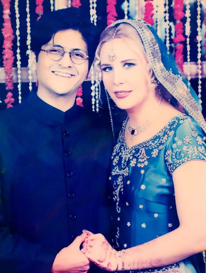 Shahzada và Christine Dawood kết hôn năm 2002 tại Pakistan. Ảnh: People