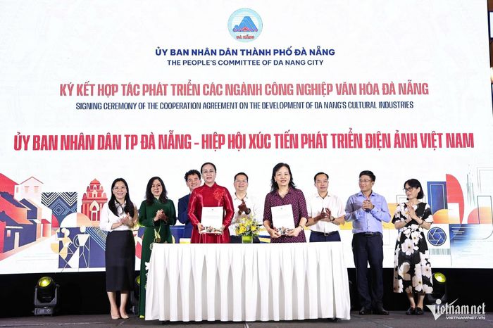 Đà Nẵng ký kết hợp tác phát triển các ngành công nghiệp văn hóa với các đơn vị.