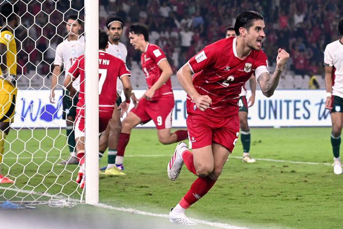 Indonesia ghi 2 bàn nhờ thời gian bù giờ khó hiểu. Ảnh: Kompas