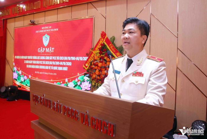 Thiếu tướng Dương Đức Hải, Cục trưởng Cục Cảnh sát PCCC&CNCH phát biểu. Ảnh: Đình Hiếu
