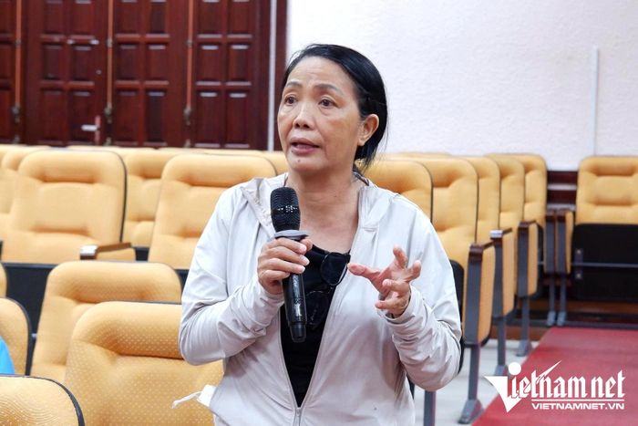 Cử tri kiến nghị tại buổi tiếp xúc