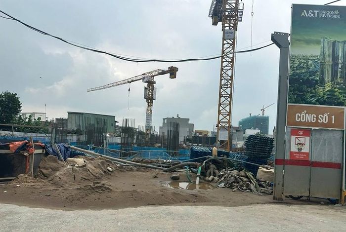 Dự án A&T Saigon Riverside đang trong quá trình thi công xây dựng.