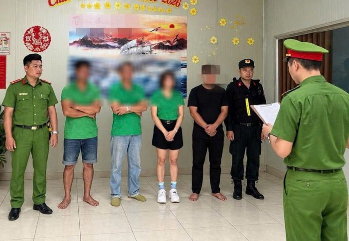 Cơ quan Công an khởi tố các đối tượng liên quan đến vụ án sản xuất phân bón giả.