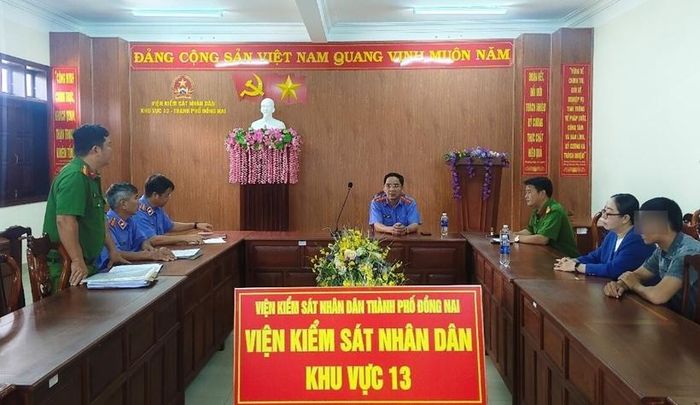 Hình ảnh tại phiên họp xem xét, áp dụng biện pháp xử lý chuyển hướng.