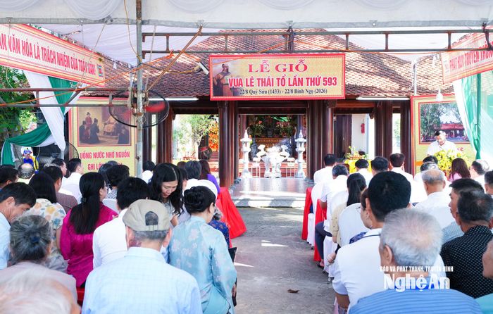 Quang cảnh Lễ tưởng niệm Vua Lê Thái Tổ và các nghĩa quân. Ảnh: Mai Hoa