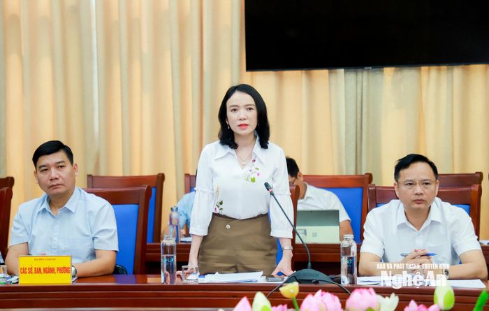 Đồng chí Trần Thị Mỹ Hạnh - Ủy viên Ban Chấp hành Đảng bộ tỉnh, Giám đốc Sở Văn hóa, Thể thao và Du lịch phát biểu tại cuộc làm việc. Ảnh: Thành Duy