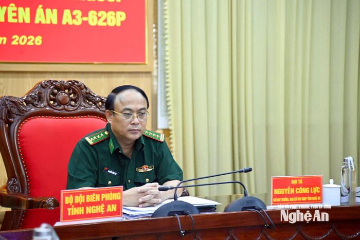 Đại tá Nguyễn Công Lực - Chỉ huy trưởng Ban Chỉ huy Bộ đội Biên phòng tỉnh chủ trì tại điểm cầu Nghệ An. Ảnh: Bùi Thọ