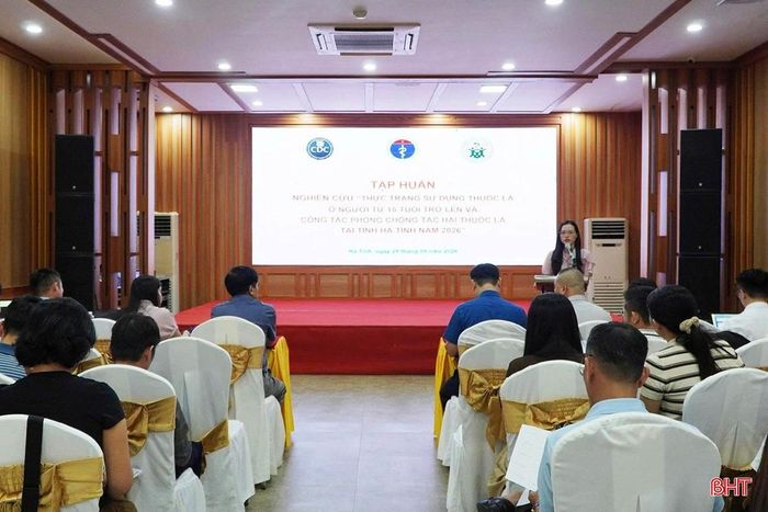 Trung tâm Kiểm soát bệnh tật Hà Tĩnh tập huấn về quy trình, kỹ năng phỏng vấn PGATS và sử dụng phần mềm REDCap.