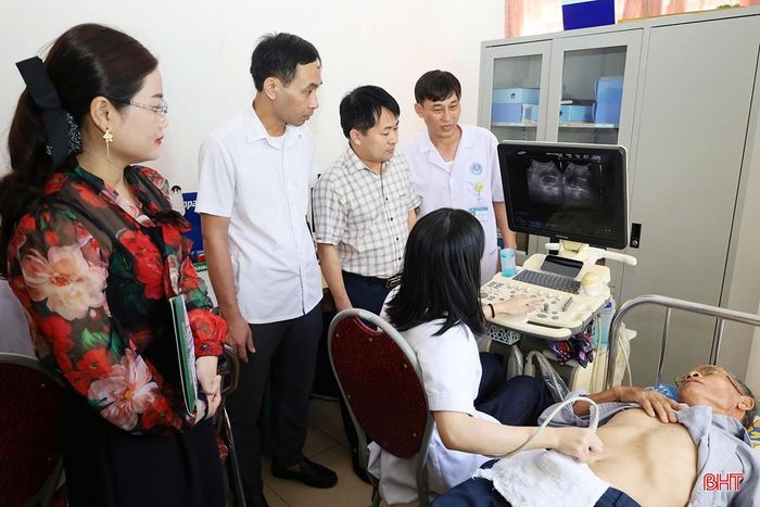 Đến nay đã có trên 76% dân số xã Thạch Lạc được khám sức khỏe, khám sàng lọc miễn phí.