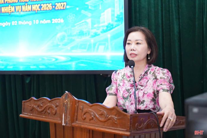 Phó Giám đốc Sở GD-ĐT Nguyễn Thị Nhung Quyên phát biểu tại hội nghị.