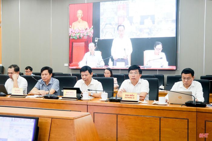 Đại biểu tham dự hội nghị tại điểm cầu Hà Tĩnh.