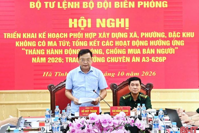 Phó Chủ tịch UBND tỉnh Hồ Huy Thành tham gia thảo luận.
