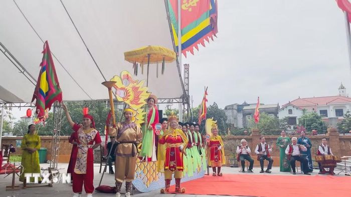Hội hát Chèo Tàu Tổng Gối ở xã Ô Diên, Hà Nội là Di sản Văn hóa Phi vật thể Quốc gia. (Ảnh: Tuyết Mai/TTXVN)