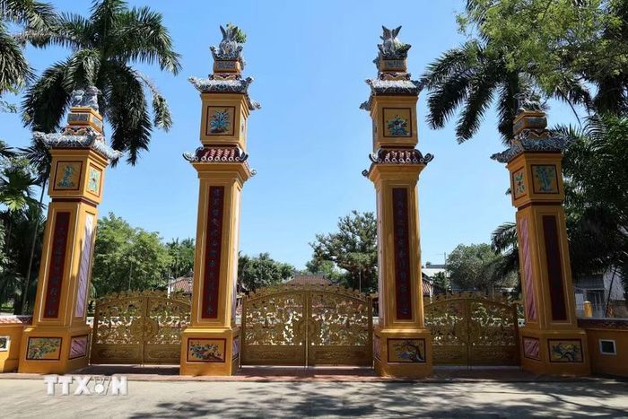 Cổng tam quan với bốn trụ biểu tại Di tích Kiến trúc nghệ thuật cấp Quốc gia Văn Thánh-Khổng Miếu ở phường Bàn Thạch, thành phố Đà Nẵng. (Ảnh: Đỗ Trưởng/TTXVN)