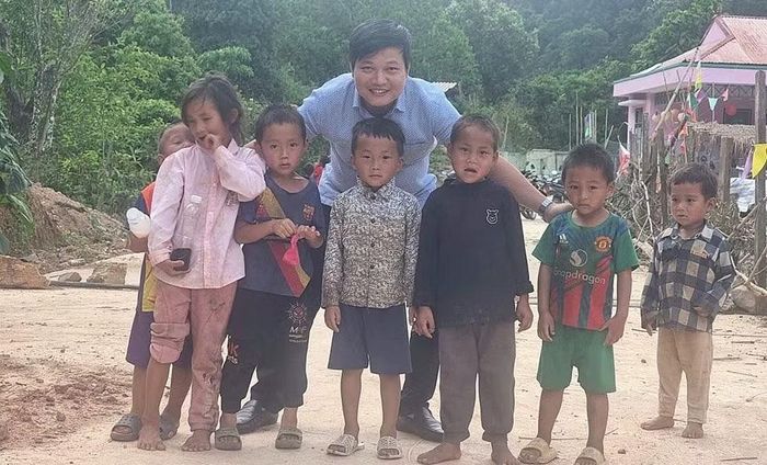 Các em nhỏ tại bản C5 sắp được học trực tuyến. (Ảnh: Viettel)