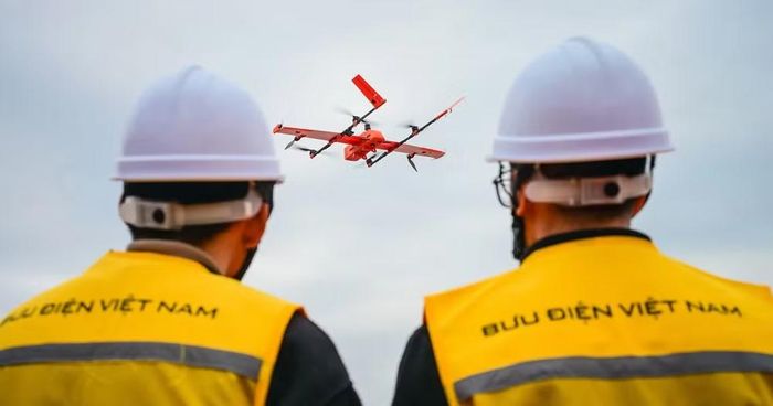 Lĩnh vực thiết bị bay không người lái là một hướng ứng dụng công nghệ mới trong hoạt động vận chuyển hiện đại được Vietnam Post nghiên cứu bài bản trên nền tảng năng lực tổ chức mạng lưới vận chuyển và logistics quy mô lớn. (Ảnh: Minh Sơn/Vietnam+)