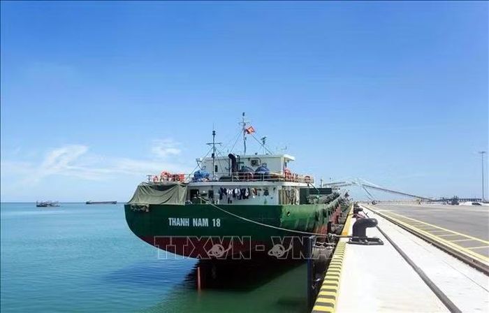 Dự án cảng biển Mỹ Thủy có tổng mức đầu tư trên 14.200 tỷ đồng, với quy mô 685ha bao gồm 10 bến cảng, được đầu tư theo ba giai đoạn.