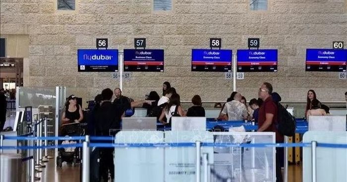 Một khu vực làm thủ tục của hãng hàng không FlyDubai tại sân bay Ben Gurion ở Israel. Ảnh: THX/TTXVN phát