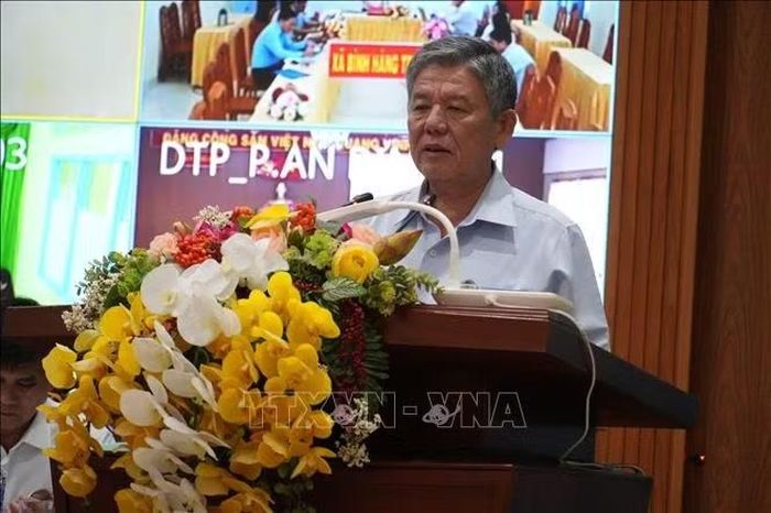 Bí thư Tỉnh ủy, Chủ tịch HĐND tỉnh Đồng Tháp Ngô Chí Cường phát biểu tại Hội nghị.