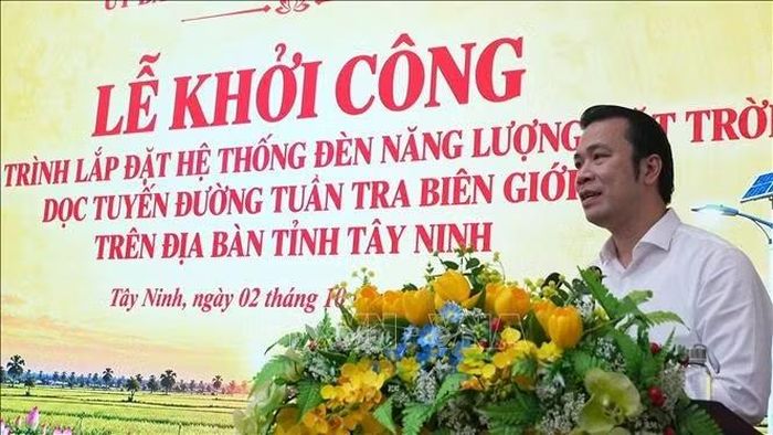 Giám đốc Sở Công thương tỉnh Tây Ninh Trương Tấn Sơn phát biểu tại Lễ khởi công.