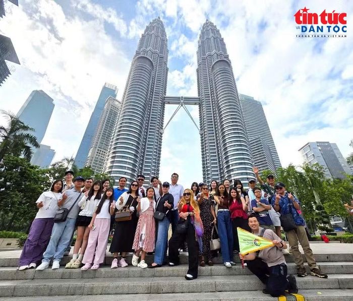 Các điểm đến nổi tiếng ở Malaysia luôn thu hút khách Việt check in.