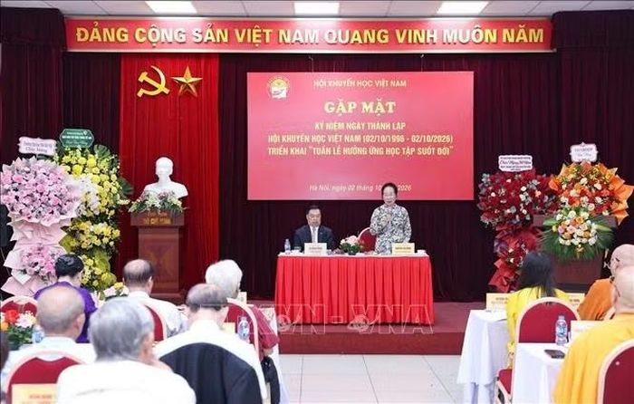 Hội Khuyến học Việt Nam tổ chức buổi gặp nhân kỷ niệm 30 năm Ngày thành lập Hội, để đánh giá lại kết quả hoạt động trong thời gian qua; đồng thời cũng là dịp để chúng ta nói lời cảm ơn, tri ân những tập thể, cá nhân đã có nhiều đóng góp cho công tác Khuyến học của Hội. Ảnh: Thanh Tùng/TTXVN