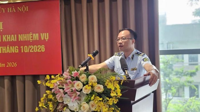 Phó Chi cục trưởng Chi cục Quản lý thị trường thành phố Dương Mạnh Hùng.
