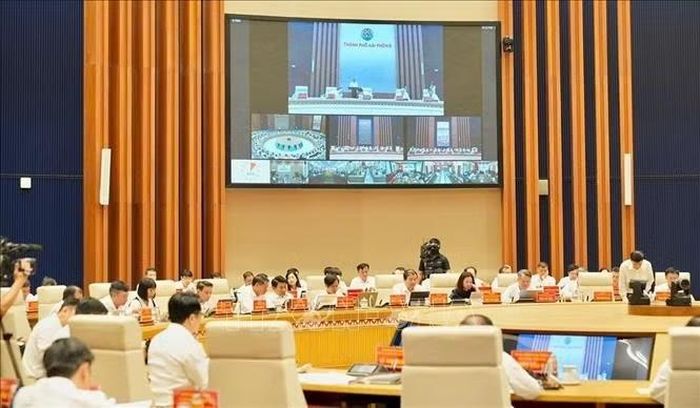 Hội nghị được kết nối trực tuyến tới Đảng ủy 114 xã, phường, đặc khu trên địa bàn.