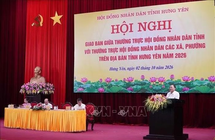 Thường trực HĐND tỉnh Hưng Yên chủ trì, điều hành Hội nghị. Ảnh: Nguyễn Công Hải/TTXVN