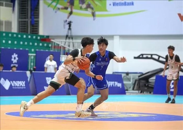 Trận đấu giữa các đội bóng tại Giải Vô địch Bóng rổ 5x5 U20 Quốc gia năm 2026 diễn ra sôi nổi, quyết liệt.