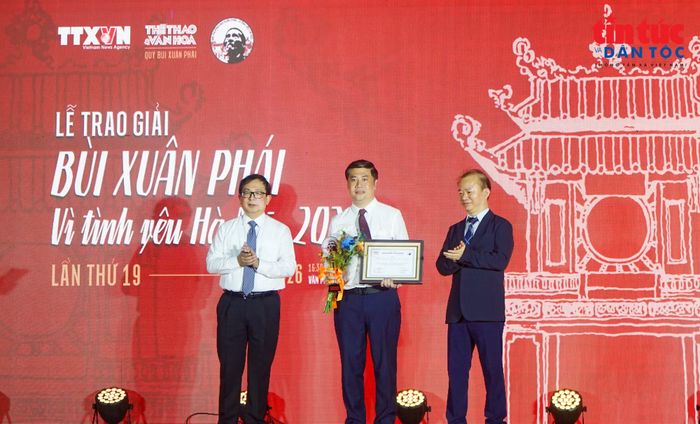 Giải Ý tưởng được trao cho Đề án thí điểm tổ chức không gian văn hóa, tuyến phố đi bộ phố Thành Thái, phường Cầu Giấy, TP Hà Nội.