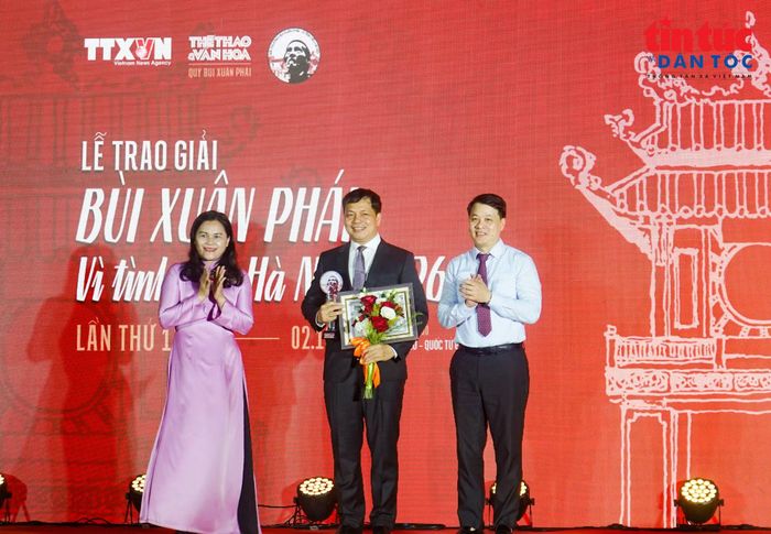 Giải Việc làm được trao cho chuỗi hoạt động phát huy giá trị di sản Văn Miếu - Quốc Tử Giám, hướng tới kỷ niệm 950 năm thành lập Quốc Tử Giám do Trung tâm Hoạt động Văn hóa Khoa học Văn Miếu - Quốc Tử Giám thực hiện.