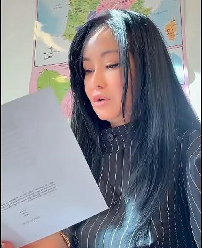 Nữ diva trong lớp học.