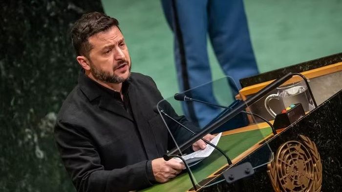 Tổng thống Ukraine Volodymyr Zelensky trong bài phát biểu trước Đại hội đồng LHQ. Ảnh: Reuters.