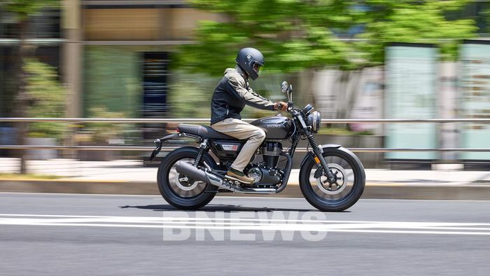 Trái tim của GB350S nằm ở động cơ dung tích 350cc, 4 kỳ, xi lanh thẳng đứng, làm mát bằng không khí với công suất cực đại mạnh mẽ đạt 15,5kW tại 5.500 vòng/phút và mô-men xoắn cực đại 30Nm tại 3.000 vòng/phút