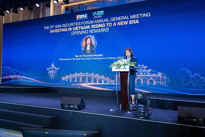 Chủ tịch Ủy ban Chứng khoán Nhà nước, bà Vũ Thị Chân Phương phát biểu tại diễn đàn. Ảnh: Bnews/vnanet.vn